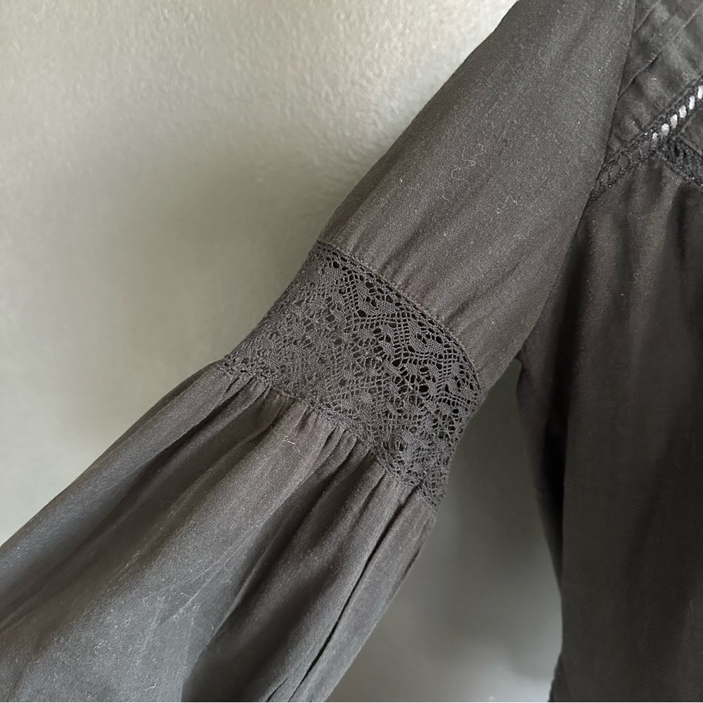 Anthropologie KIVARI Black Boho Lace Pintuck Blouse Size XS - Picture 3 of 6